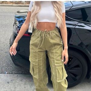 Zara seamed cargo pants Sz 6 NWT